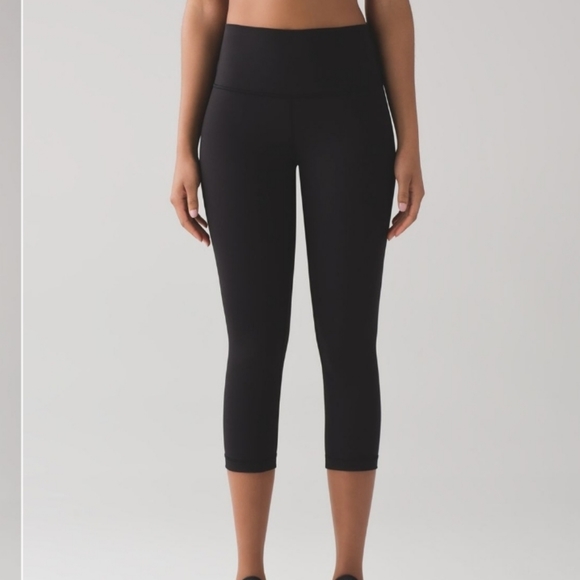COPY - Lululemon Wunder Under Crop (Hi-Rise) *Full-On Luxtreme 21", Black, Size… - Picture 5 of 10